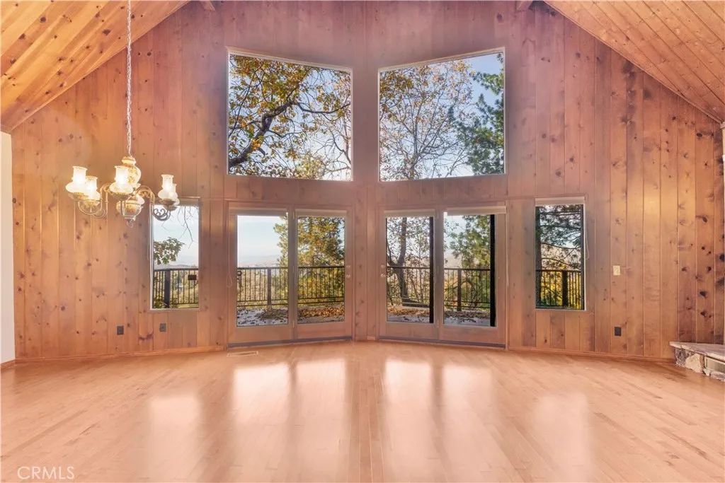 28992 Banff Dr, Lake Arrowhead, CA 92352