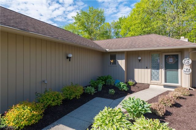 33125 Cedar Branch Circle, North Ridgeville, OH 44039