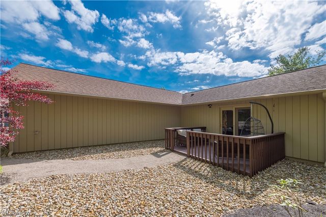 33125 Cedar Branch Circle, North Ridgeville, OH 44039