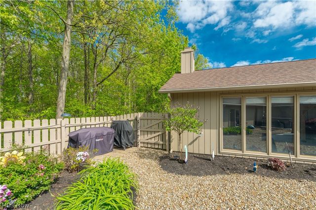 33125 Cedar Branch Circle, North Ridgeville, OH 44039