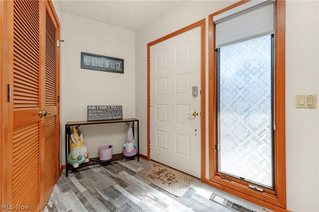 33125 Cedar Branch Circle, North Ridgeville, OH 44039
