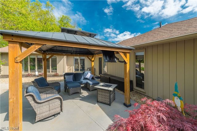 33125 Cedar Branch Circle, North Ridgeville, OH 44039