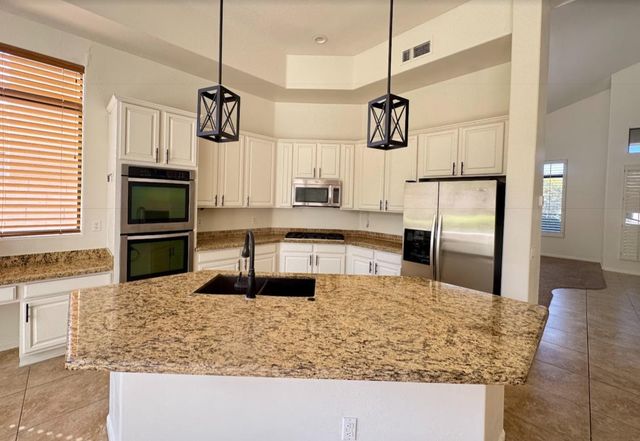 4906 E Hamblin Drive, Phoenix, AZ 85054