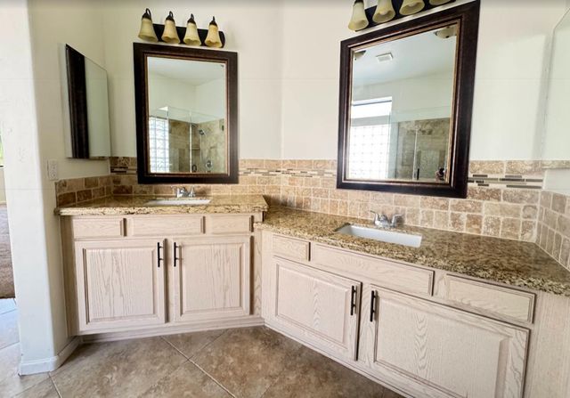 4906 E Hamblin Drive, Phoenix, AZ 85054