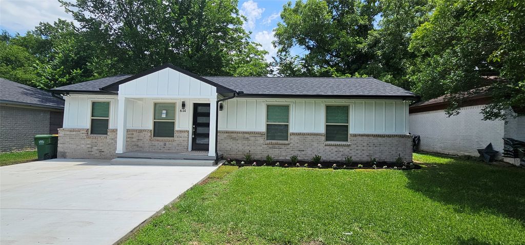 614 E Farmers Road, Seagoville, TX 75159