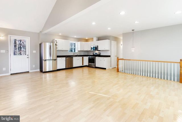 6341 DOGWOOD PL, Falls Church, VA 22041