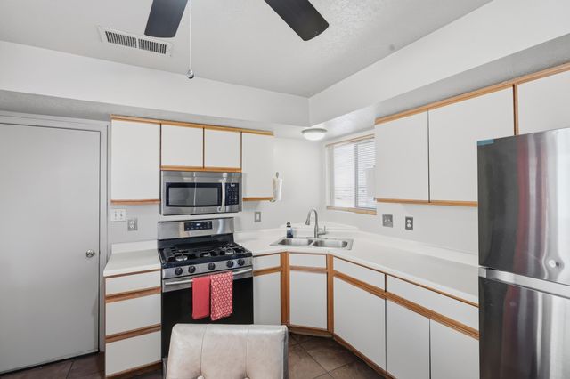 1156 Sand Dune Road NE, Rio Rancho, NM 87144