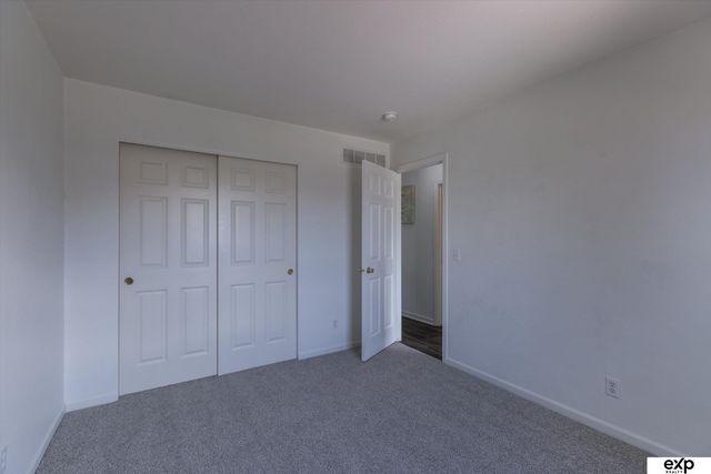 8809 S 167th Street, Omaha, NE 68136