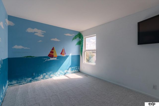 8809 S 167th Street, Omaha, NE 68136