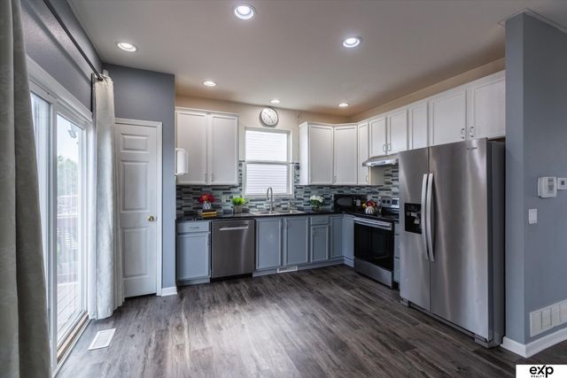 8809 S 167th Street, Omaha, NE 68136