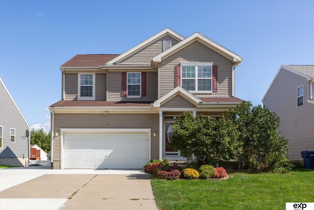 8809 S 167th Street, Omaha, NE 68136