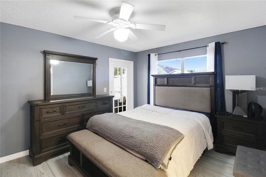 Image 11 of property listing at 15427 WINTER BREEZE LANE, Wimauma, FL 33598