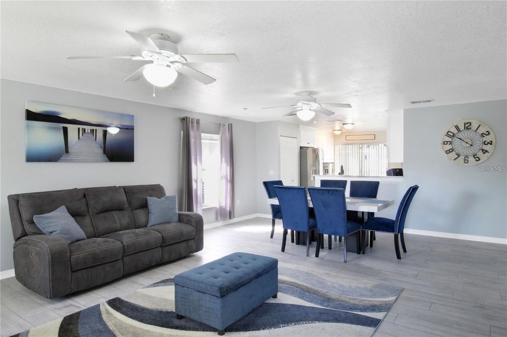 Image 4 of property listing at 15427 WINTER BREEZE LANE, Wimauma, FL 33598