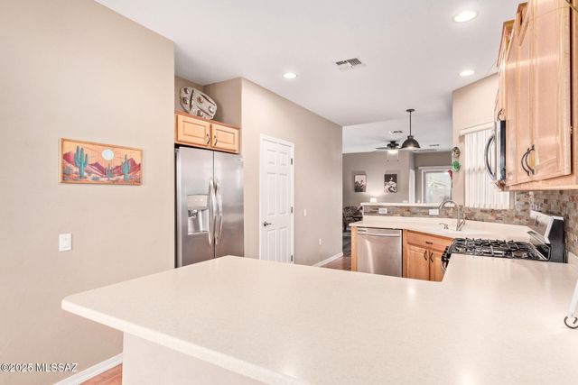 204 W Calle Media Luz, Sahuarita, AZ 85629