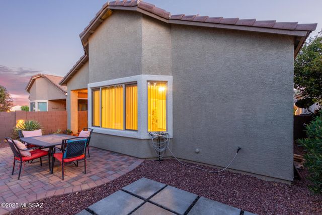 204 W Calle Media Luz, Sahuarita, AZ 85629