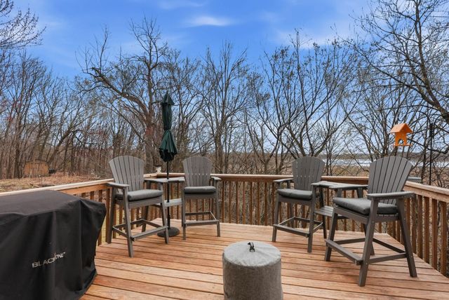 8105 Dakota Lane, Chanhassen, MN 55317