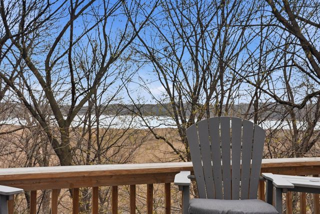 8105 Dakota Lane, Chanhassen, MN 55317