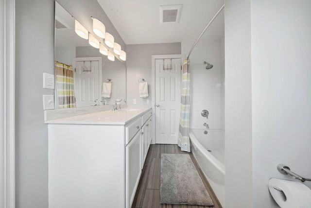 8105 Dakota Lane, Chanhassen, MN 55317