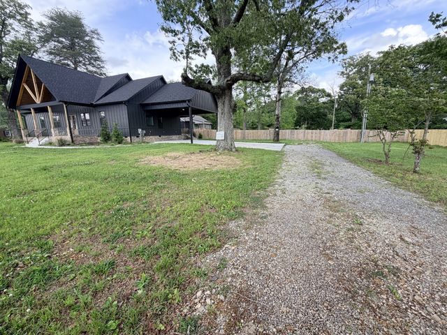 1601 Old Estill Springs Rd, Tullahoma, TN 37388