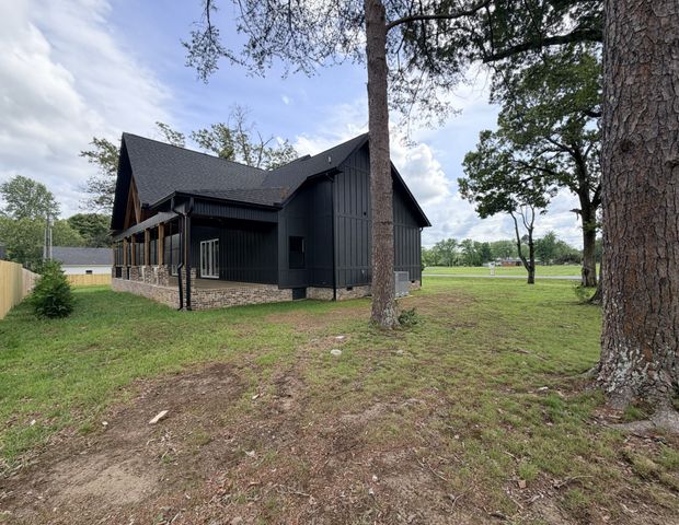 1601 Old Estill Springs Rd, Tullahoma, TN 37388