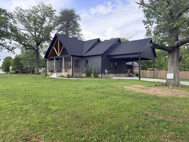 1601 Old Estill Springs Rd, Tullahoma, TN 37388