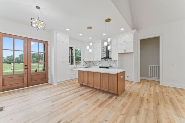 1601 Old Estill Springs Rd, Tullahoma, TN 37388