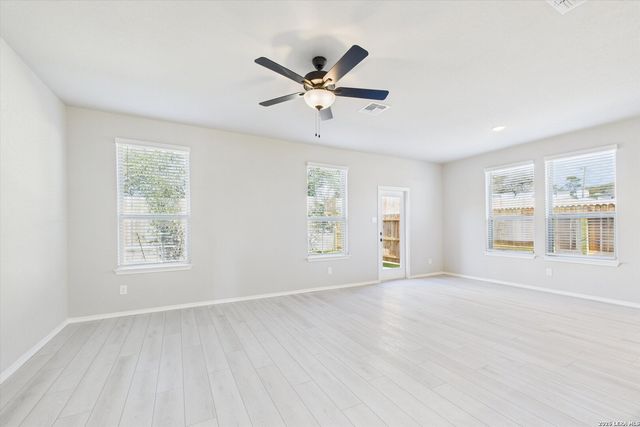 1018 West 1604 North Unit 203, San Antonio, TX 78251