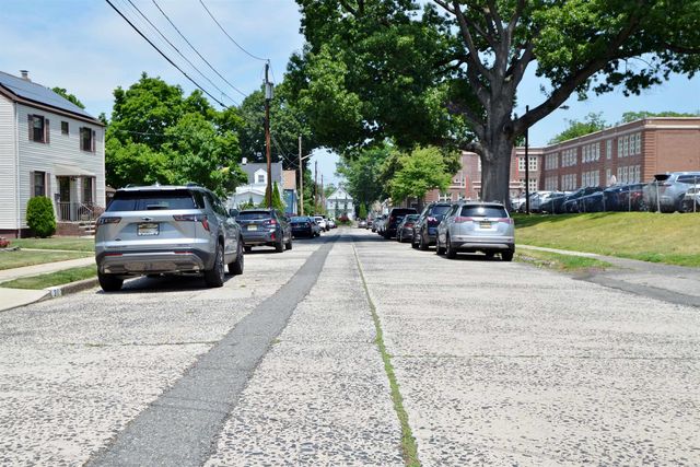 17 BROWN ST, Nutley, NJ 07110