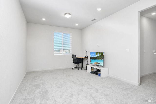 681 SHEFFORD Dr, Vacaville, CA 95687