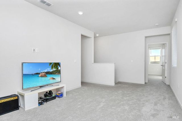 681 SHEFFORD Dr, Vacaville, CA 95687