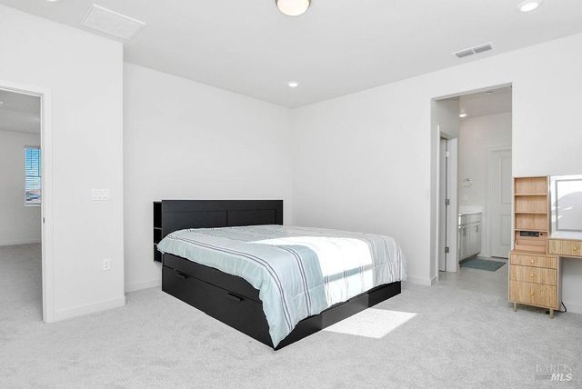 681 SHEFFORD Dr, Vacaville, CA 95687