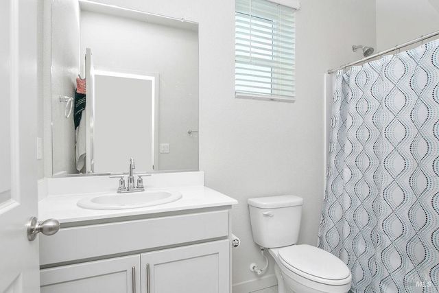 681 SHEFFORD Dr, Vacaville, CA 95687