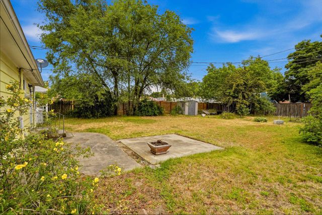 5604 N Elm St, Spokane, WA 99205