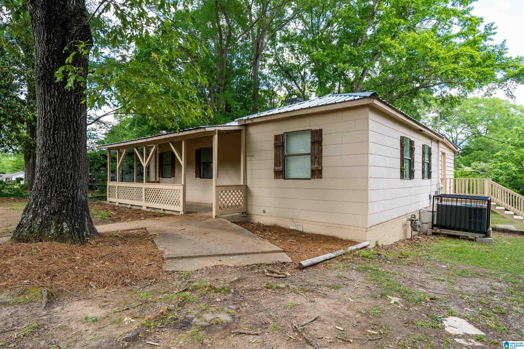 496 15TH AVENUE SW, Childersburg, AL 35044