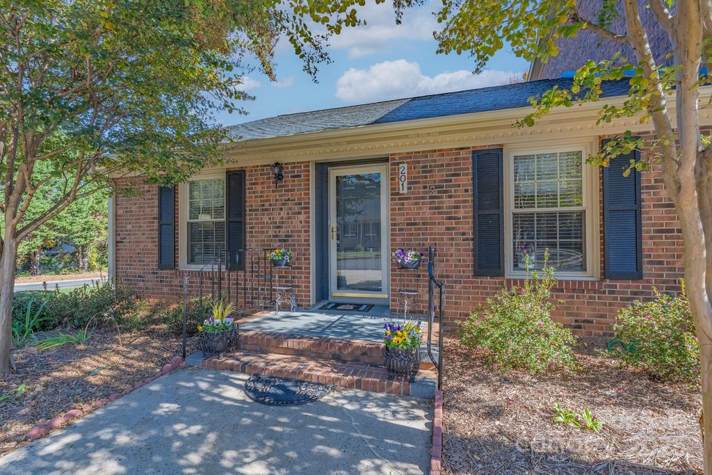 201 Pointe Circle, Rock Hill, SC 29732