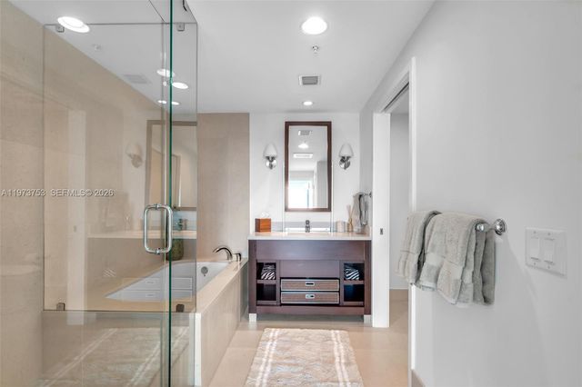 6899 E Collins Ave 802, Miami Beach, FL 33141