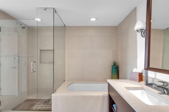 6899 E Collins Ave 802, Miami Beach, FL 33141