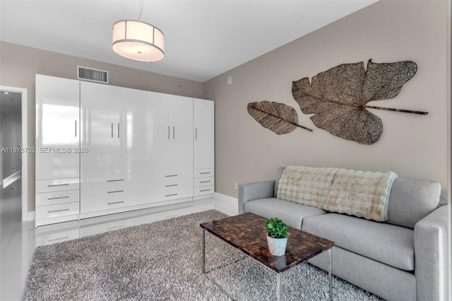 6899 E Collins Ave 802, Miami Beach, FL 33141