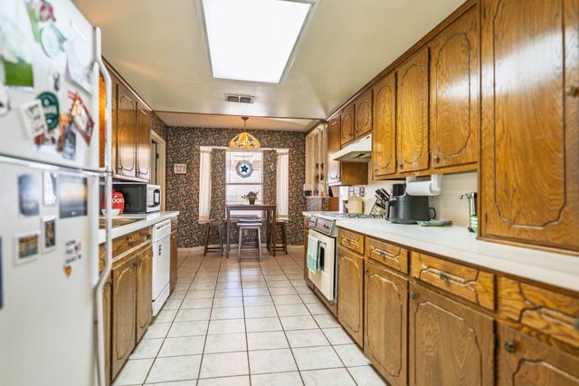 4412 Fitzgerald St, Marshall, TX 75670