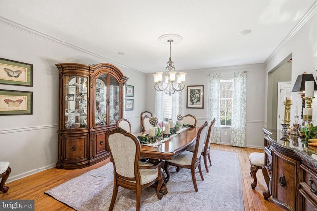 25 MILLENNIUM DR, Columbus, NJ 08022