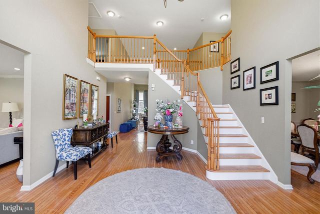 25 MILLENNIUM DR, Columbus, NJ 08022