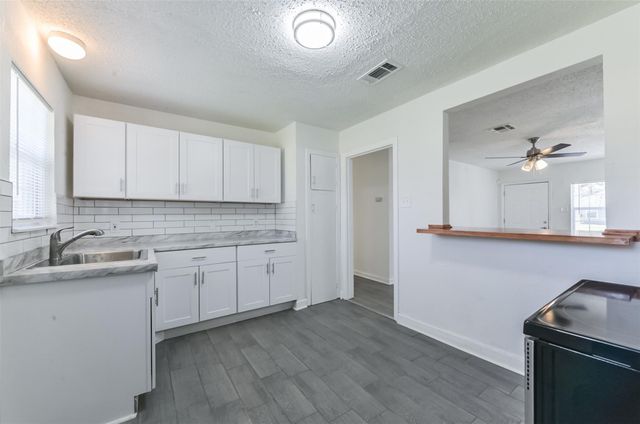 8229 Carolwood Drive, Houston, TX 77028