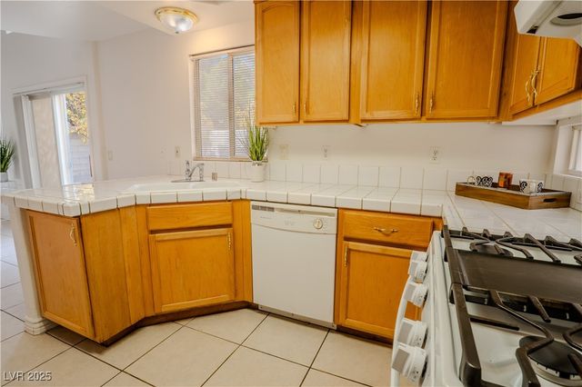 9792 Sonora Bend Avenue, Las Vegas, NV 89148