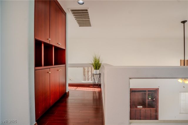 9792 Sonora Bend Avenue, Las Vegas, NV 89148