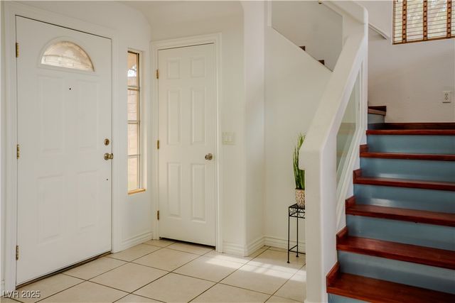 9792 Sonora Bend Avenue, Las Vegas, NV 89148