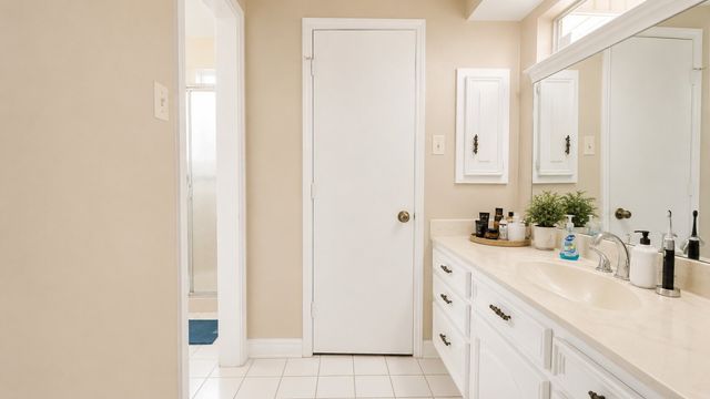 1912 Kentwood Lane, Carrollton, TX 75007