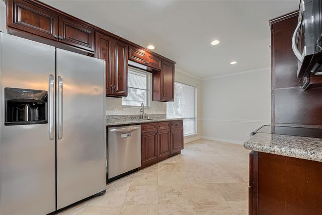 13731 Greenway Drive, Sugar Land, TX 77498