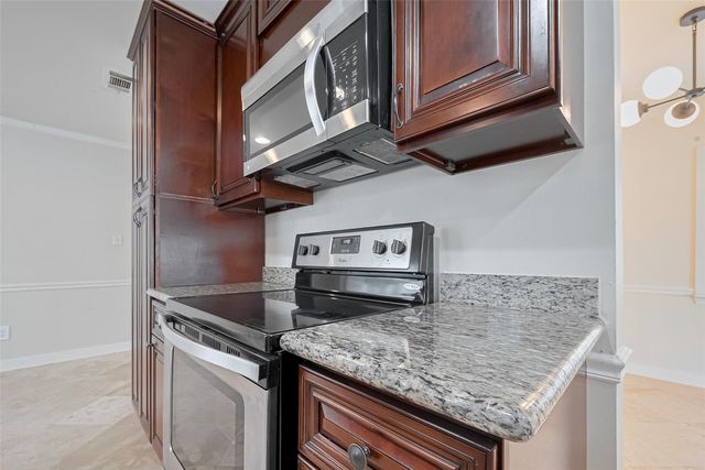 13731 Greenway Drive, Sugar Land, TX 77498