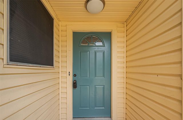 13731 Greenway Drive, Sugar Land, TX 77498