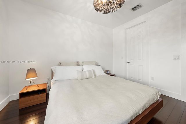 9890 NW 86th Ter, Doral, FL 33178